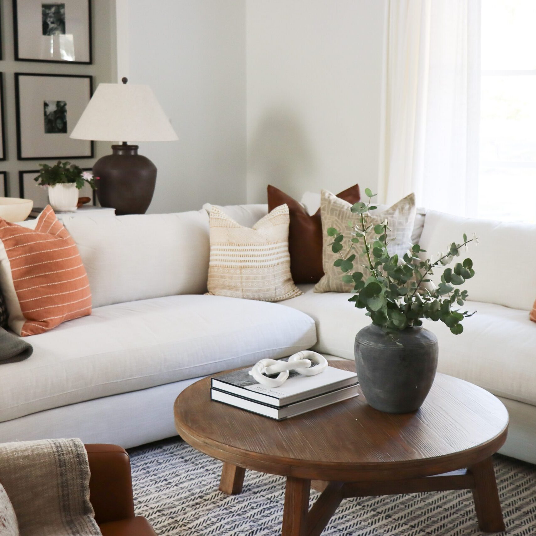 white couch in la force house, designed by The Highpoint House